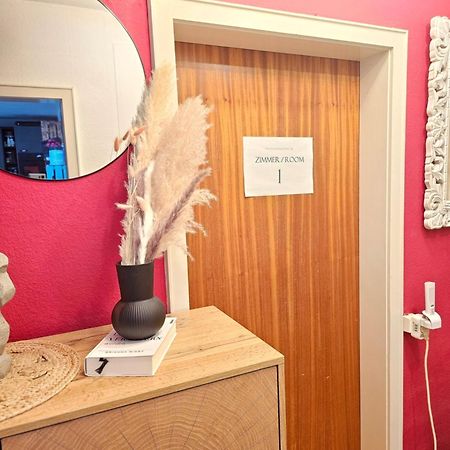 פרייבורג Doppelzimmer 1 I Geteiltes Bad & Kueche I Mit Dem Zug Nur 4 Min Bis Zum Hauptbahnhof מראה חיצוני תמונה