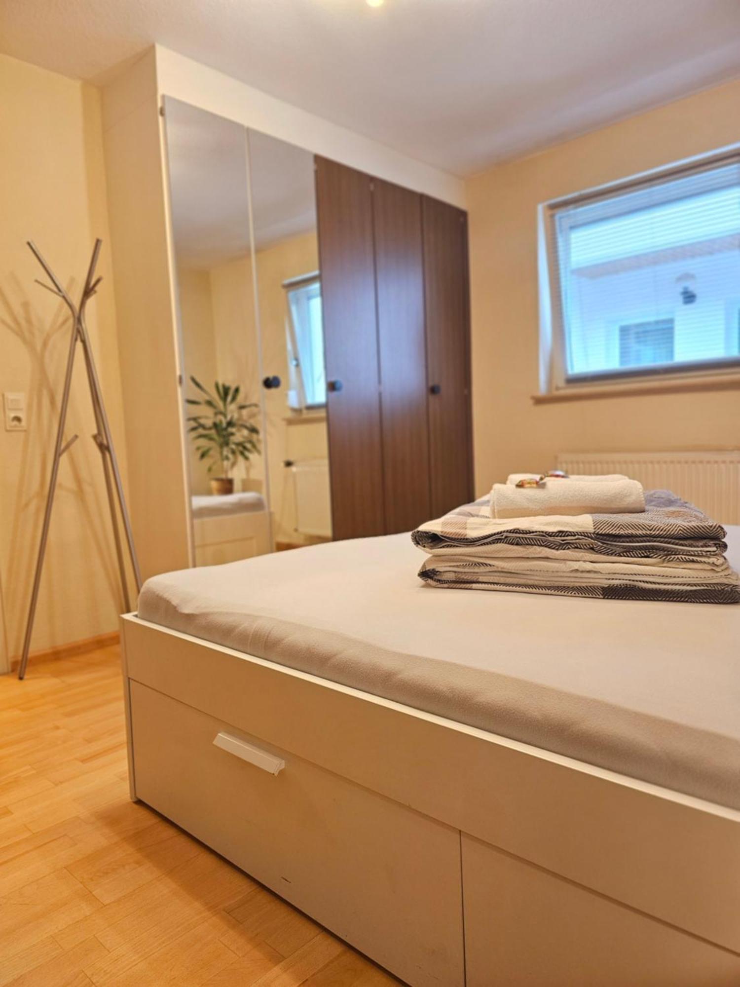 פרייבורג Doppelzimmer 1 I Geteiltes Bad & Kueche I Mit Dem Zug Nur 4 Min Bis Zum Hauptbahnhof מראה חיצוני תמונה